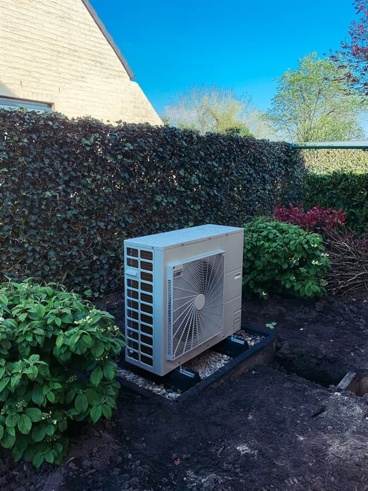 Binnenunit van een lucht-waterwarmtepomp